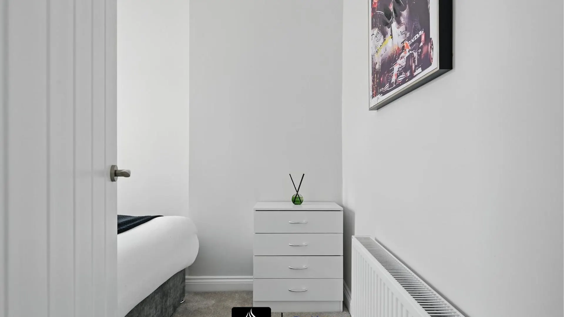 2 Bed House By Boyeilles Apartments Short Lets & Serviced Accommodation Belfast With Pool Table & Free Parking 0*,  영국