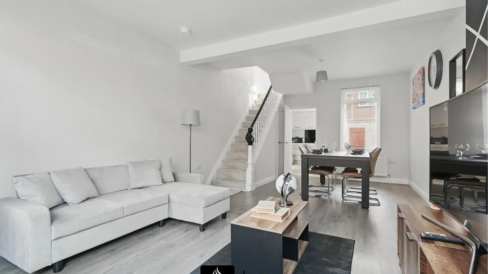 Casa vacanze 2 Bed House By Boyeilles Apartments Short Lets & Serviced Accommodation Belfast With Pool Table & Free Parking