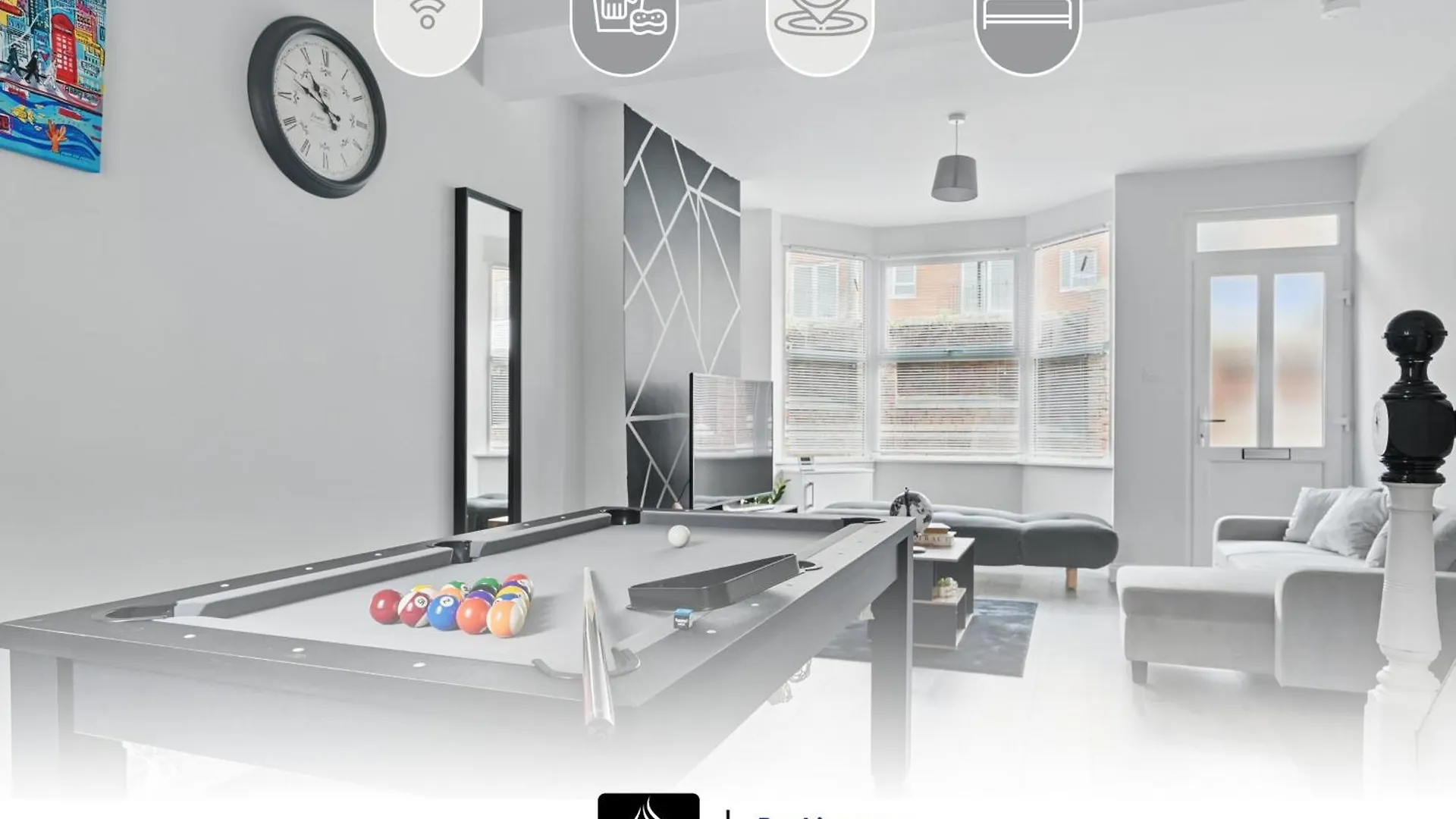 2 Bed House By Boyeilles Apartments Short Lets & Serviced Accommodation Belfast With Pool Table & Free Parking location